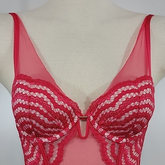 VICTORIA'S SECRET Semi-Sheer Mesh Lingerie With Garter Straps size 34C - Picture 2 of 10